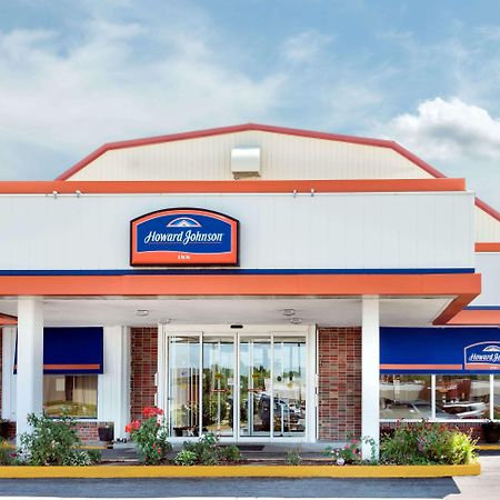 Howard Johnson By Wyndham Burlington Bagian luar foto