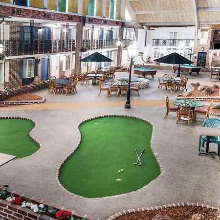 Howard Johnson By Wyndham Burlington Bagian luar foto